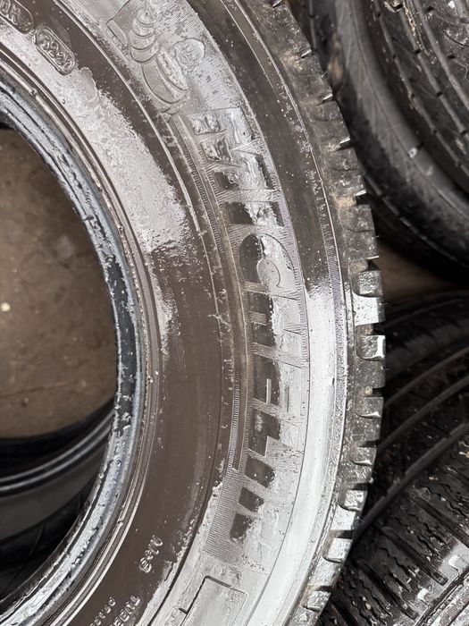 225/75 R16 C michelin