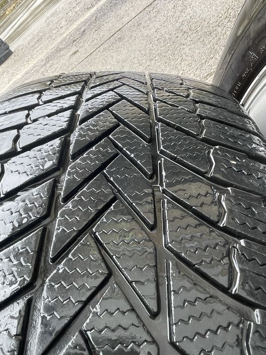 Зимни гуми за джип 265/65/17 bridgestone - blizzak