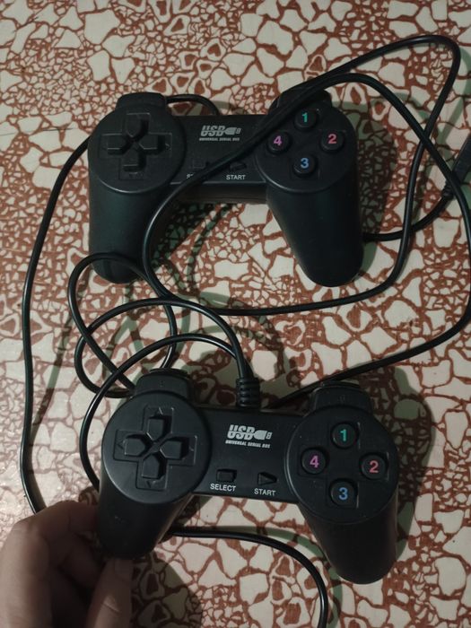 Джостик для игр ( геймпад )