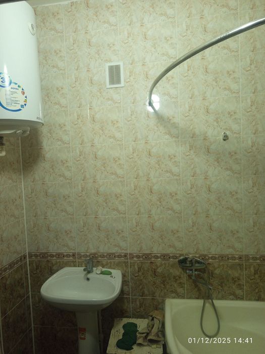 3 xonaliu dom ijaraga beriladi