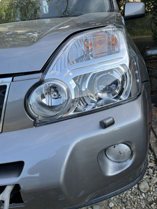 Far stanga Xenon Nissan X -Trail T31