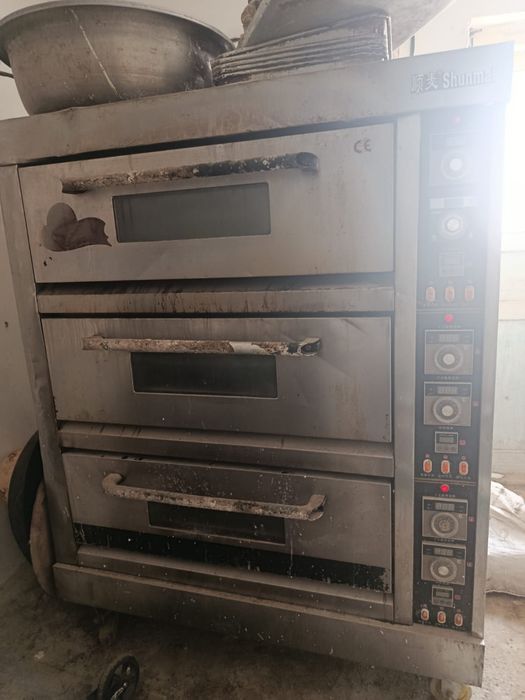 Жарочный печь продается