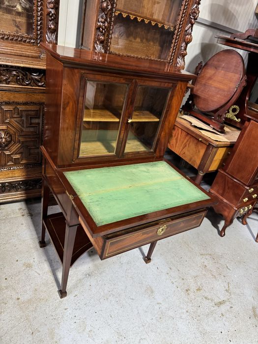 Birou stil Louis XVI cu vitrina, din lemn masiv - piesa eleganta