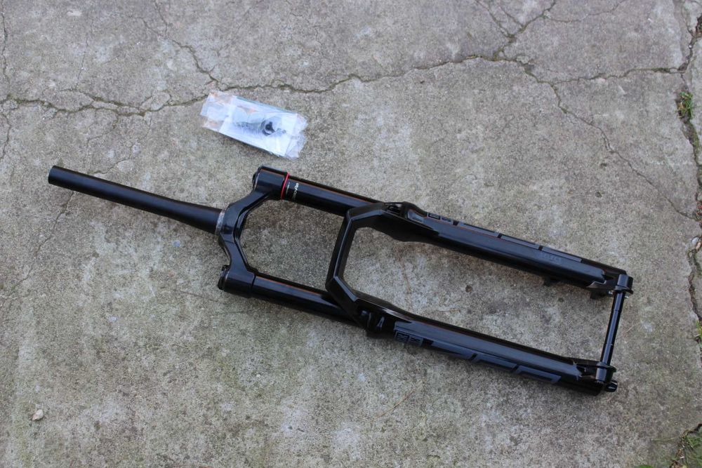 RockShox ZEB Select Charger RC 29" 170mm DebonAir+ Tapered Boost furca