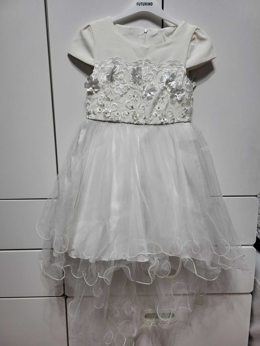 Продам детское белое нарядное платье