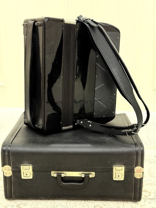 Бес қатарлы баян