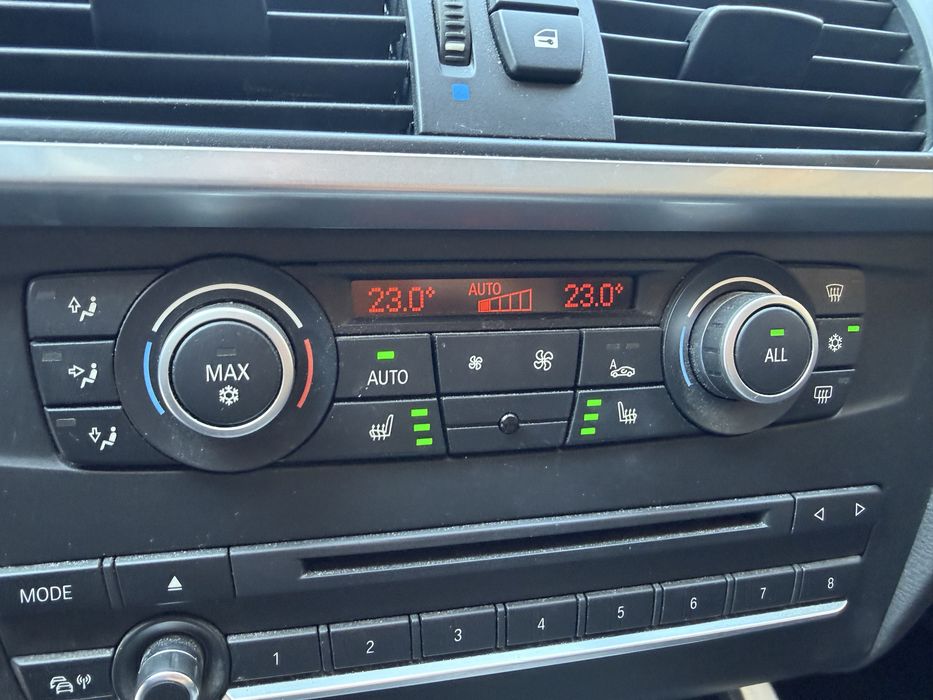Bmw X3 2.0d X-drive 4x4 2011.08 automat scaune inclzite xenon led scaune sport Rate/leasing/buy/back RAR efectuat