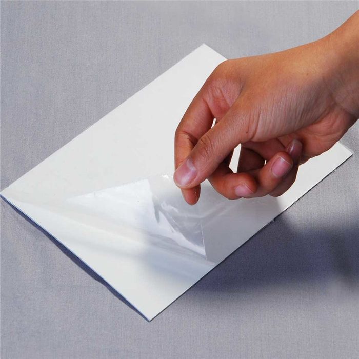 Как правильно снимать защитную пленку Как правильно снимать защитную пленку