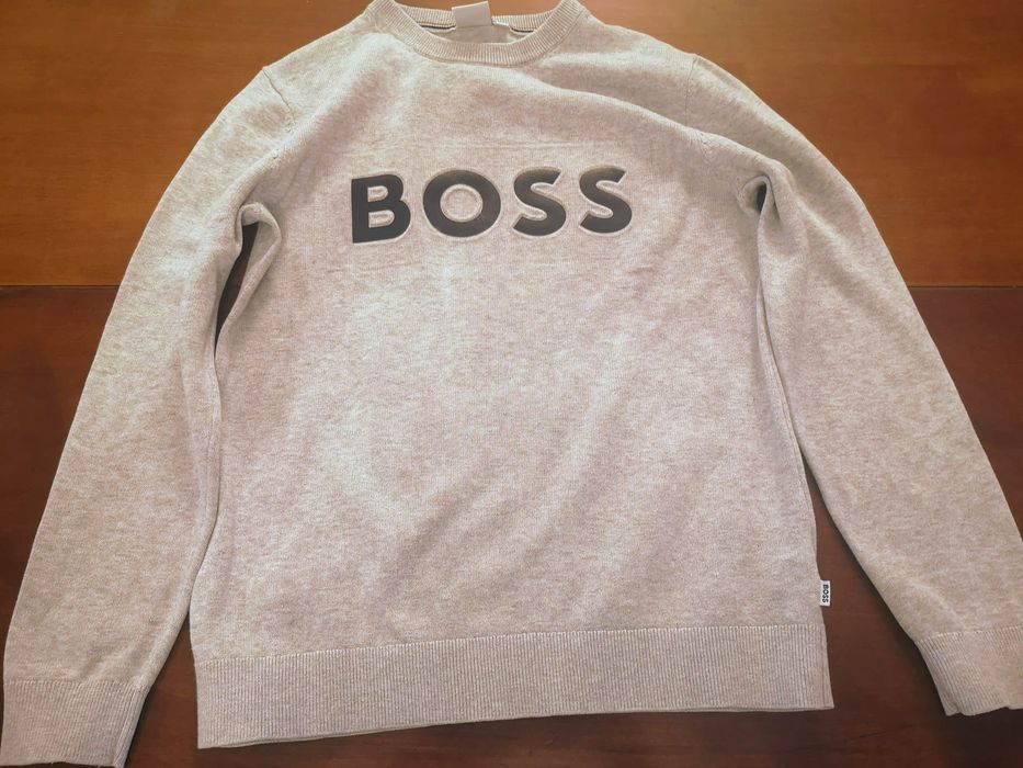 Pulover Hugo Boss 9-10  ani, bumbac 100%, conditie foarte buna