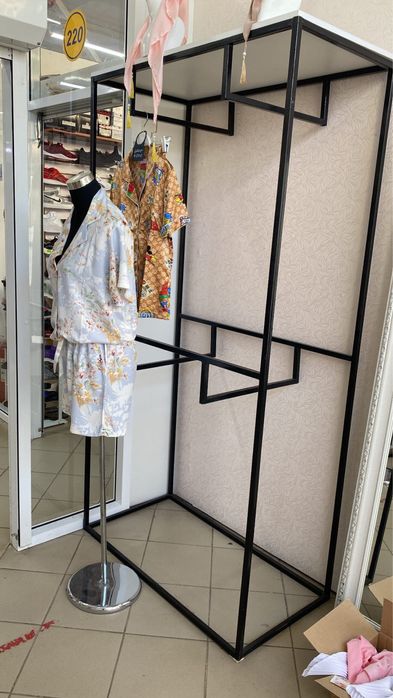 Продам стойку ( рейлы )