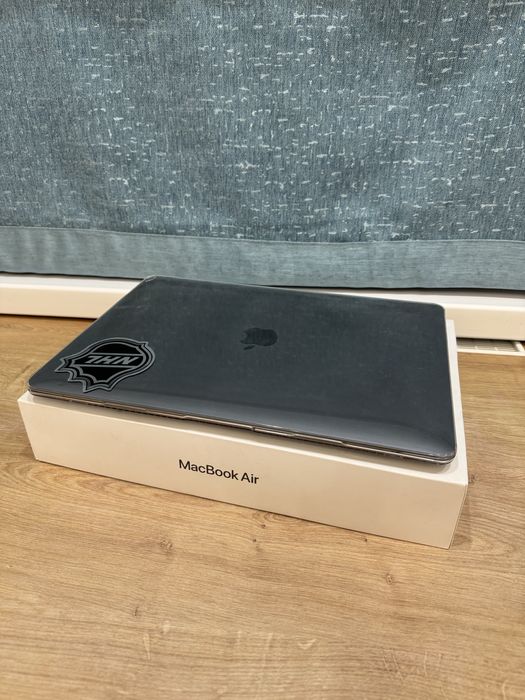 Продам  Macbook air 2020 m1 256 gb