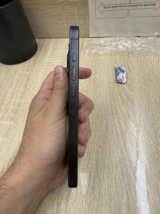 Iphone 15 pro qora
