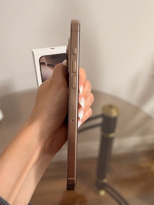 iPhone 16 Pro Max 256 GB Desert Titanium