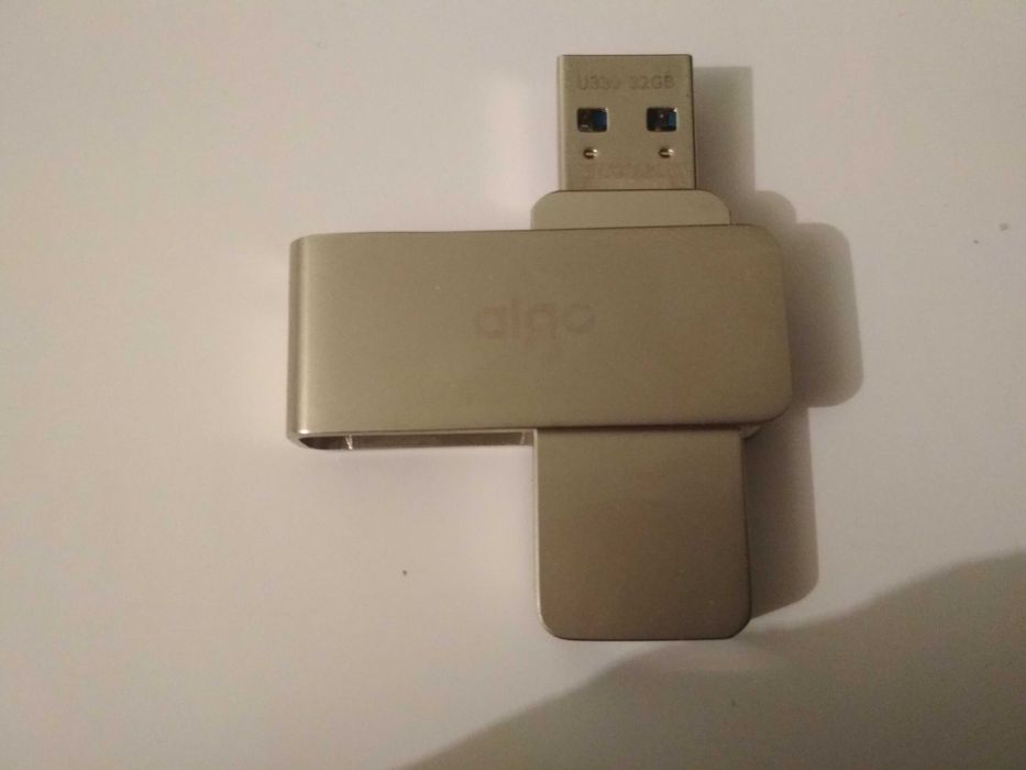 Новая флешка 30 гб