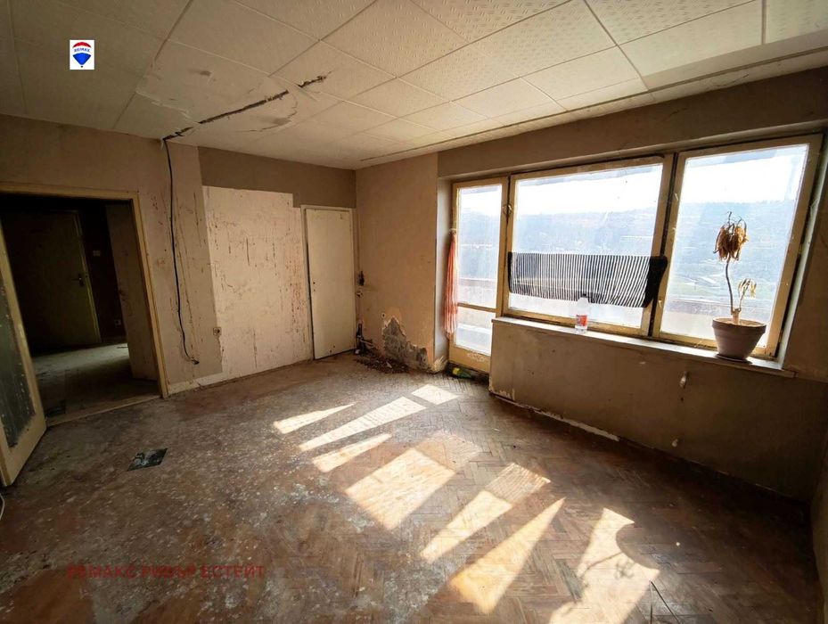 Двустаен апартамент  за ремонт кв. ЦЮР, гр. Русе