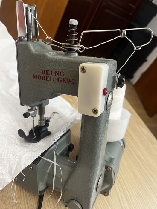 Masina de cusut saci