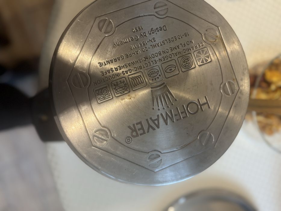 кастрюль и чайник