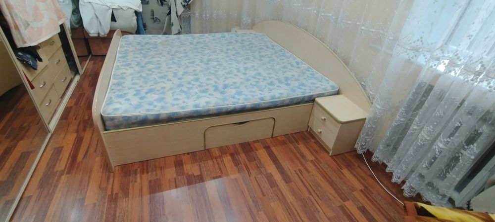 Продам двухспальную кровать