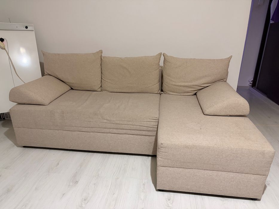 Mobilier, canapea, paturi