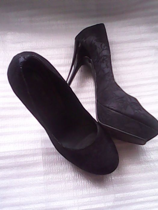 Дантелени обувки