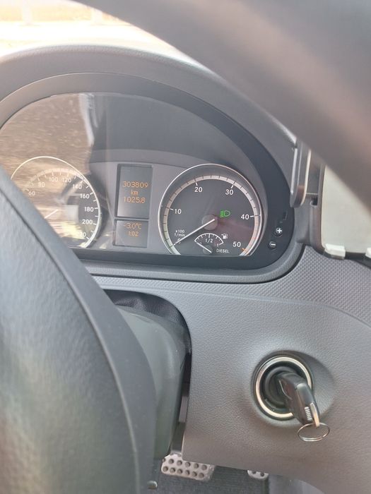 Vito 120  3 locuri ,automat ,motor 3l 204 cp,2008,