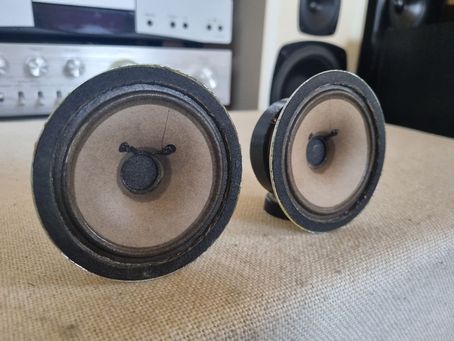 Set Difuzoare Medii Grundig. 4 ohms,10 watts, 8,9 cm. Impecabile