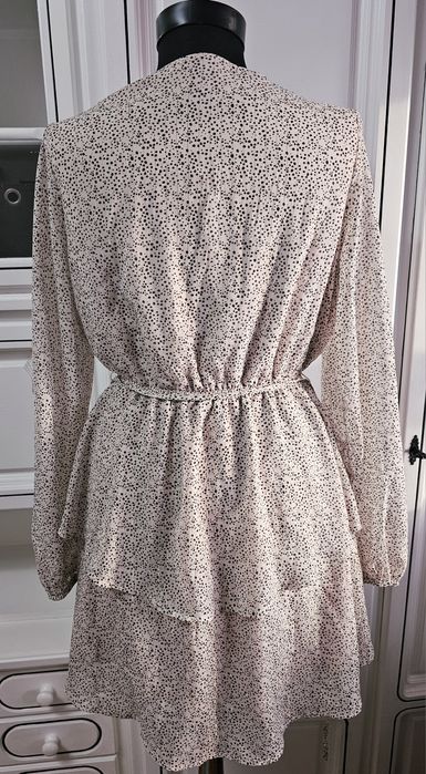 Rochie Reserved roz pudra deschis, cu imprimeu fin, primavara