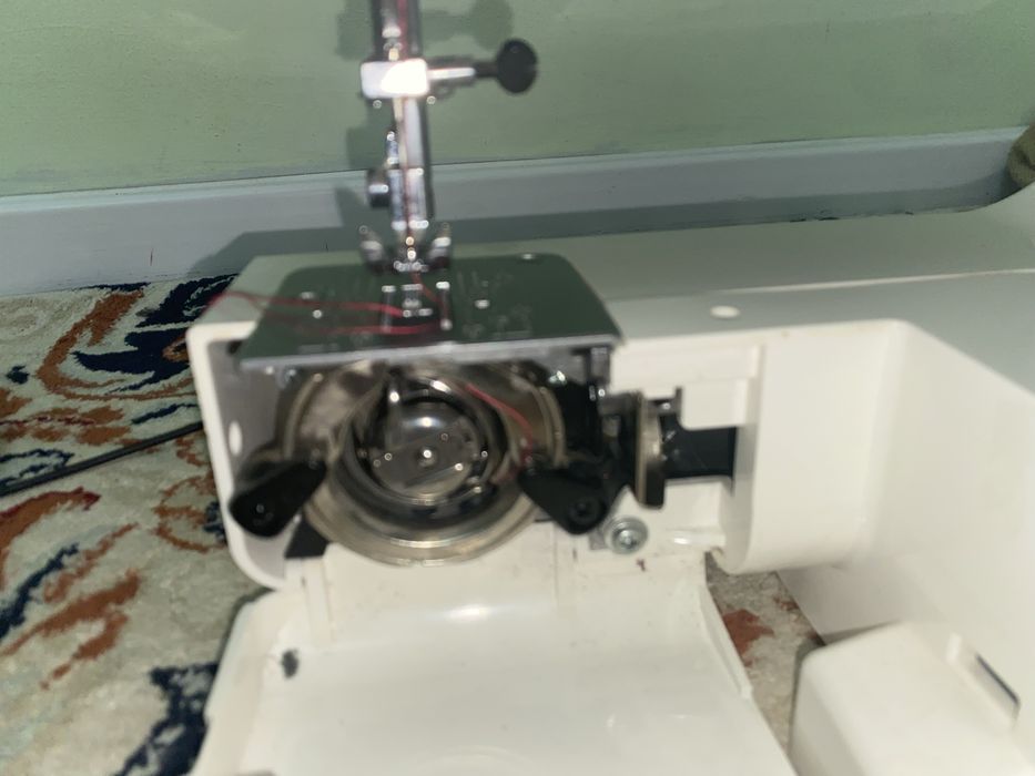 Швейная машина Janome RE-20 белый