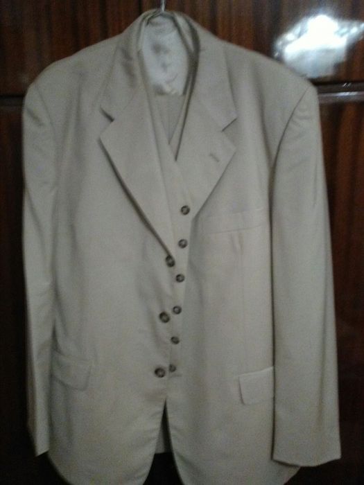 Costum Alessandr.Rutti ,lana subtire ,cu vesta bej,nr.52