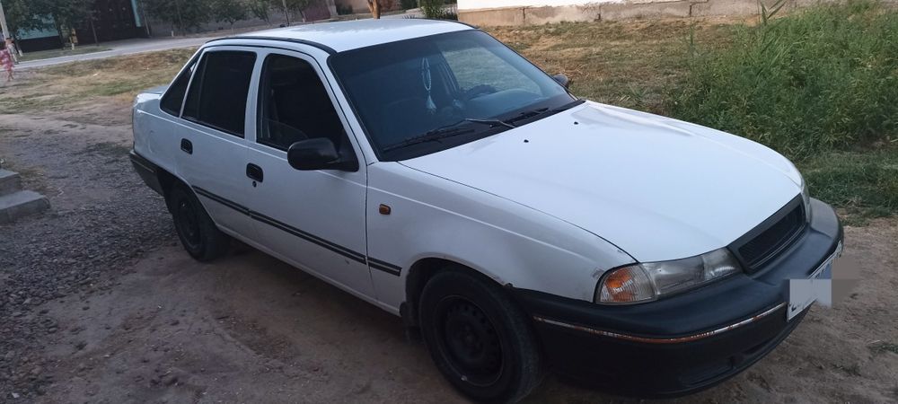 Nexia 1 holati yaxshi 1998 yil gaz benzinda yuradi