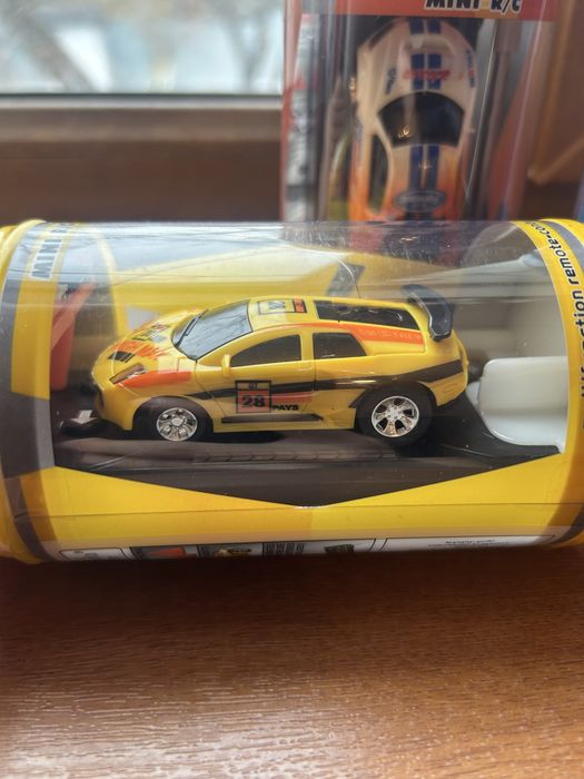 Машинка на пульте управления