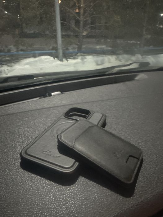 Продам чехол на айфон 14про, новый