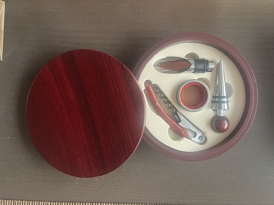 Подаръчен комплект за вино