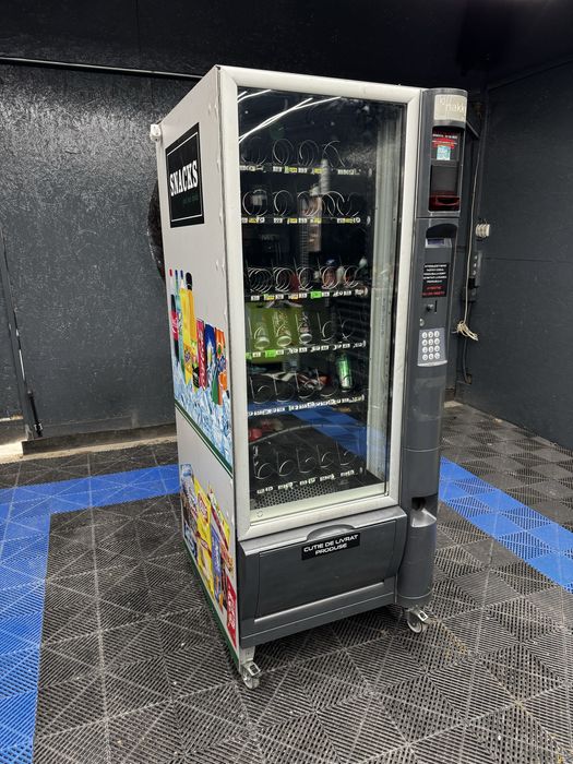 Vand aparat vending Necta cu cititor de bacnote