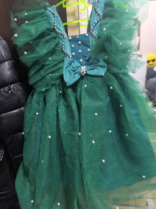 Продам платье ёлка 3.4годика