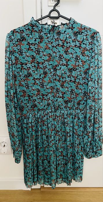 Рокля - М - размер