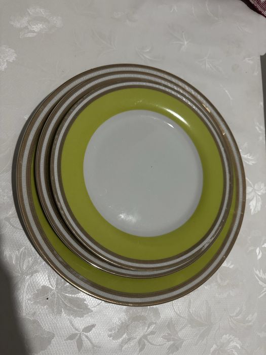 Продам столовый сервиз ОАЭ