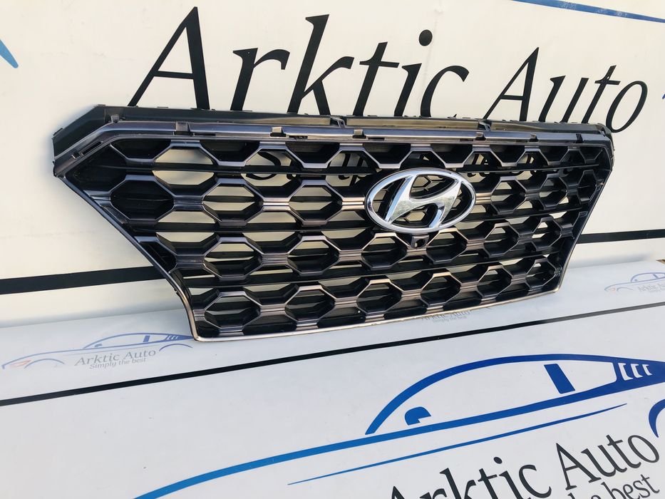 Grila radiator Hyundai Santa Fe după 2019 cod 86366-S1110