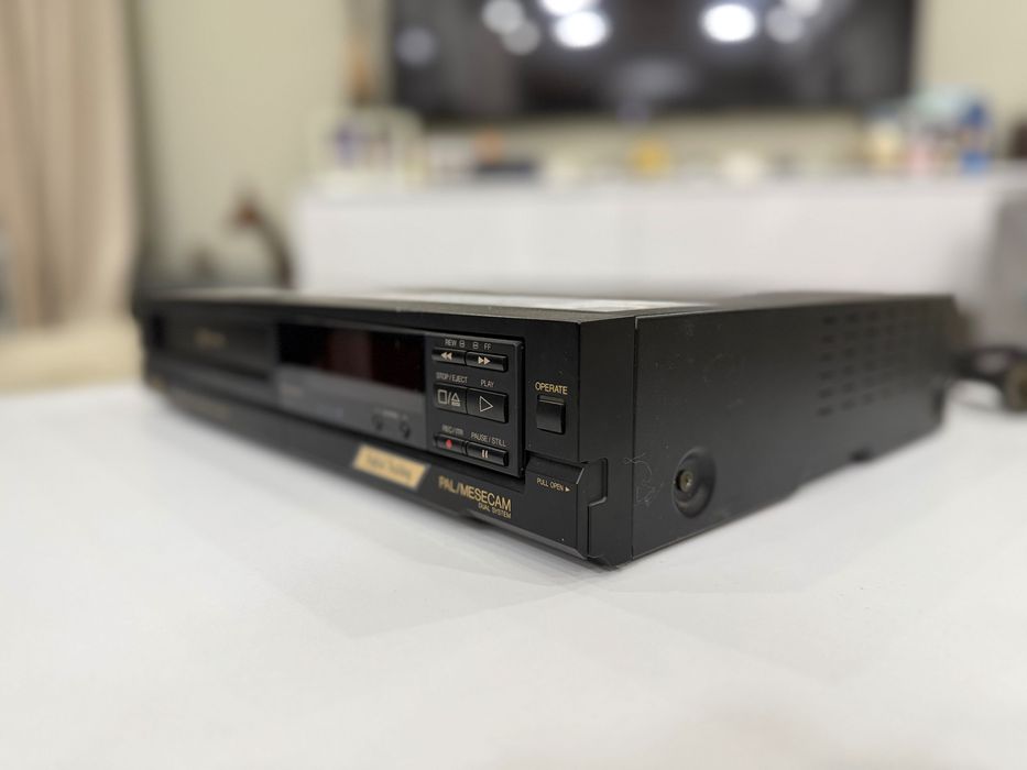 Видео плеър / рекордер JVC HR-D521EM