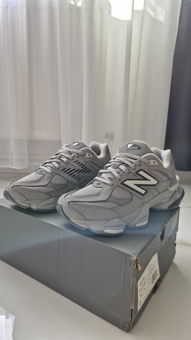 Adidași New Balance 9060 Ofertă