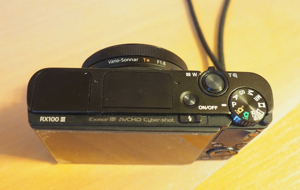 Sony RX100 iii camera compacta premium