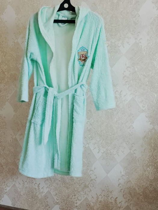 Продам халат детский