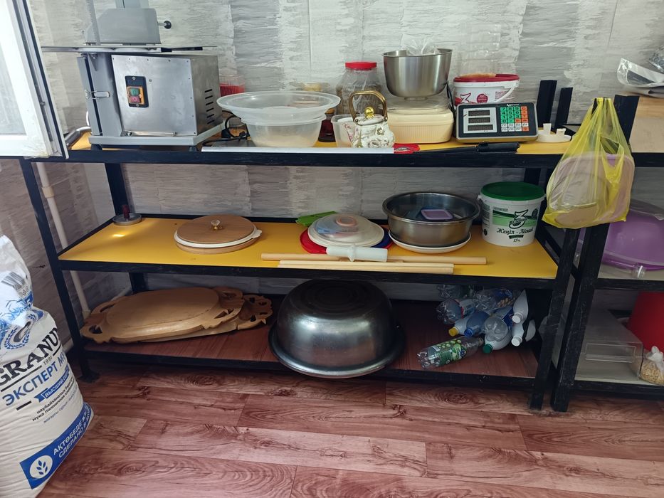 Продам столы разные
