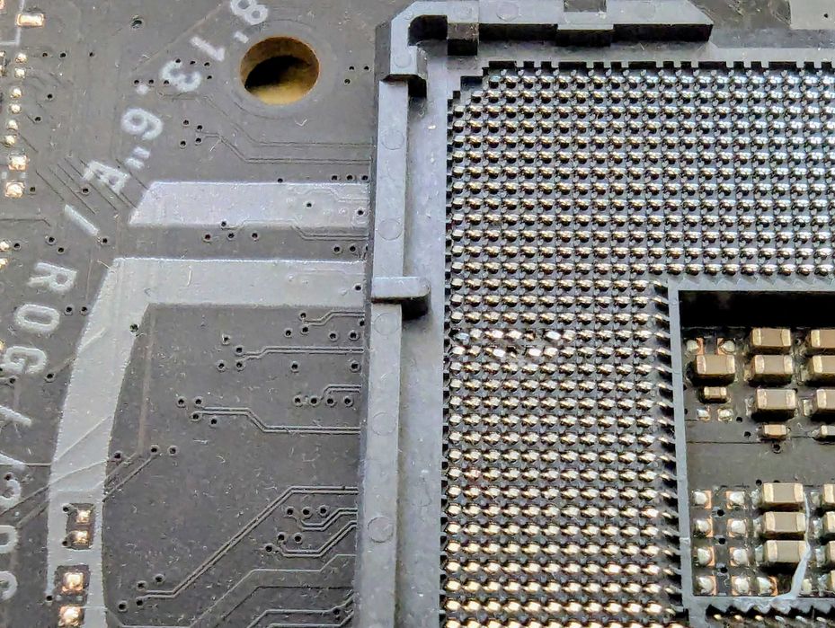 Placa de baza ASUS ROG STRIX B760-F GAMING WIFI, Socket 1700, pini rupti