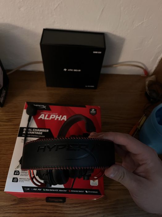 Casti gaming HyperX Cloud Alpha