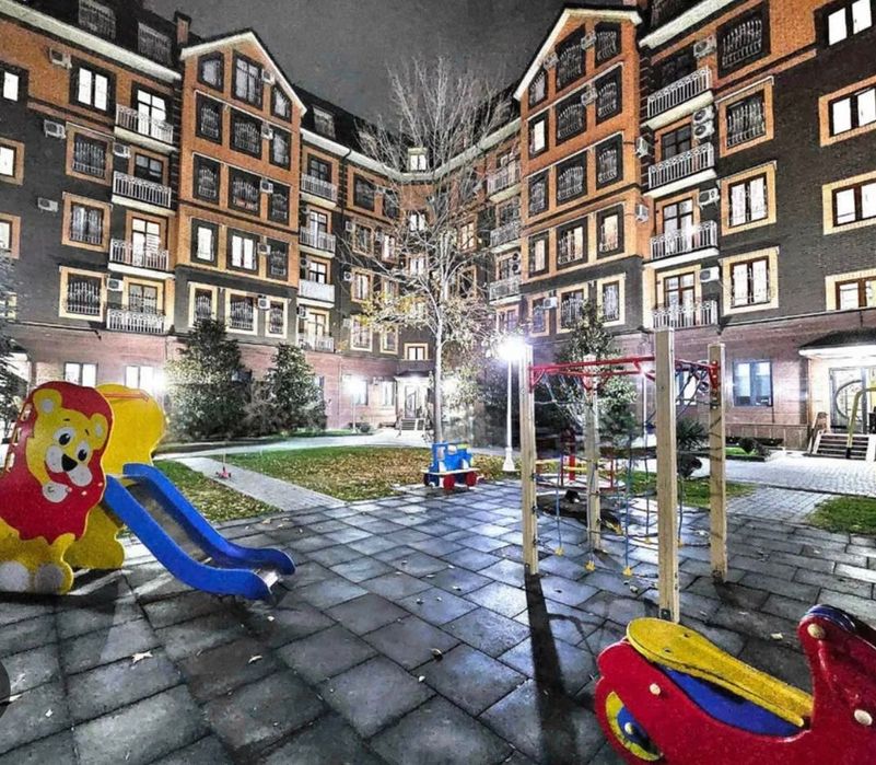 Ц-4 Сдаётся 3х комнатная вв квартира на Алайский базаре,