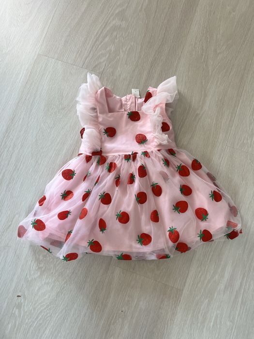 Розова рокличка с ягоди