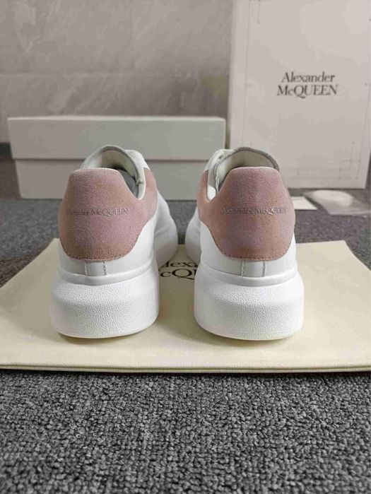 Adidasi Alexander MQueen-piele interior exterior alb cu detalii roz