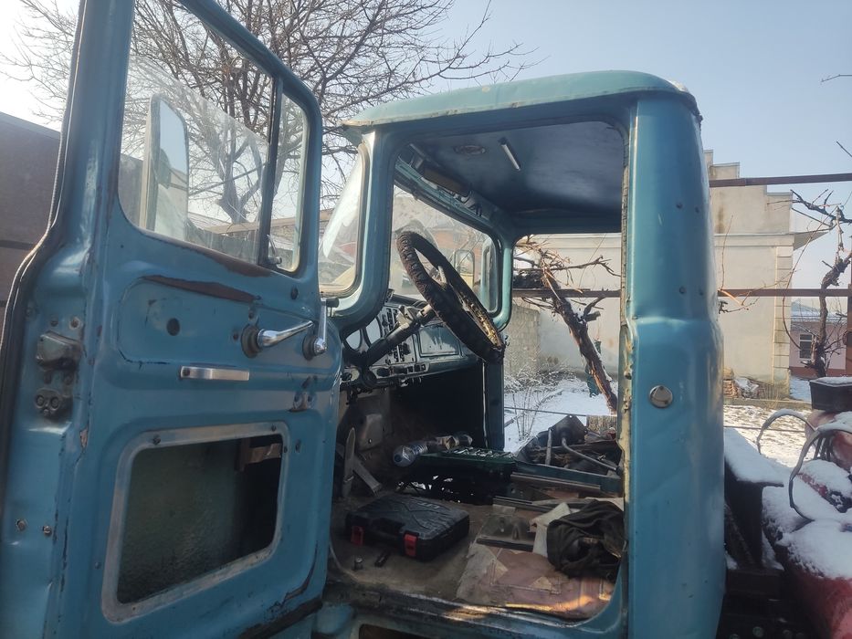 Зил кабинаси сотилади