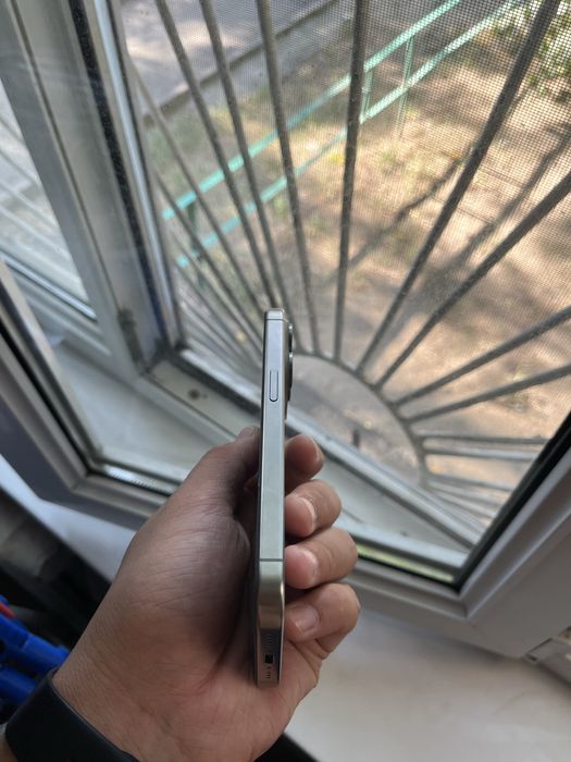 Iphone 15 pro natural titanium